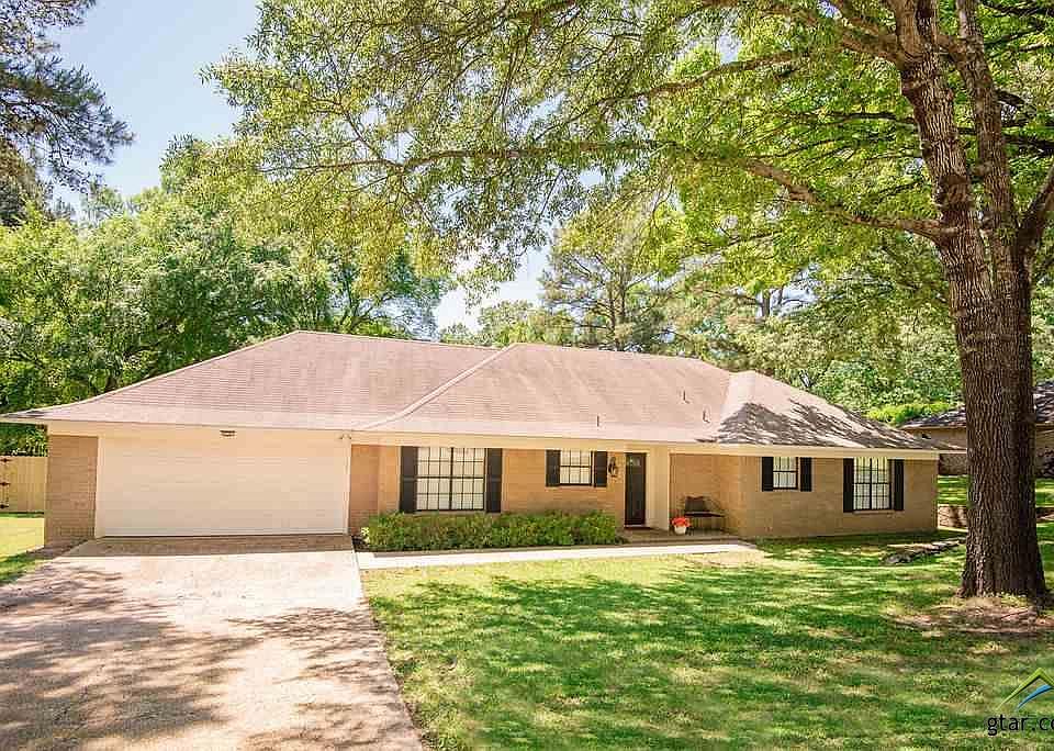 1st image of 10785 Pinewood Dr