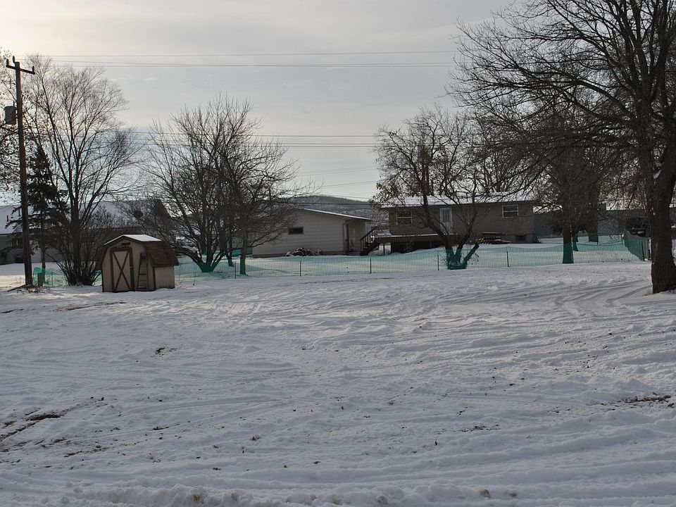 2nd image of 2608 1st St N