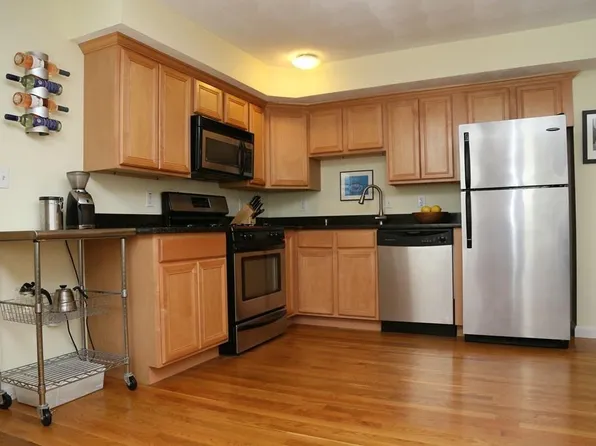 335-337 Meridian St Unit 4, East Boston, MA 02128
