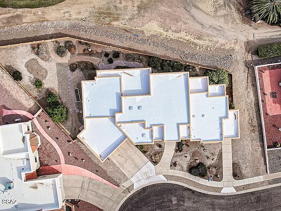 2nd image of 1422 N Paseo Maravilloso