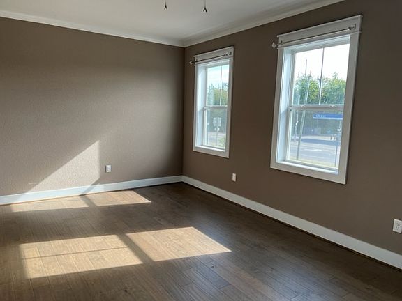 3rd image of 4329 Alvah Martin Way