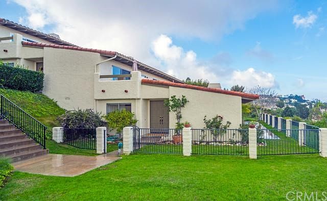 1st image of 64 Aspen Way