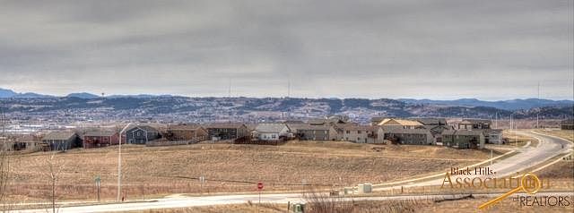 2nd image of 910 Summerfield Dr