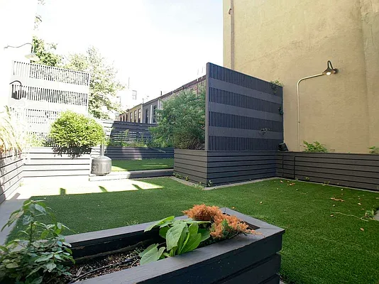 Rented by Tapiro Realty | media 13