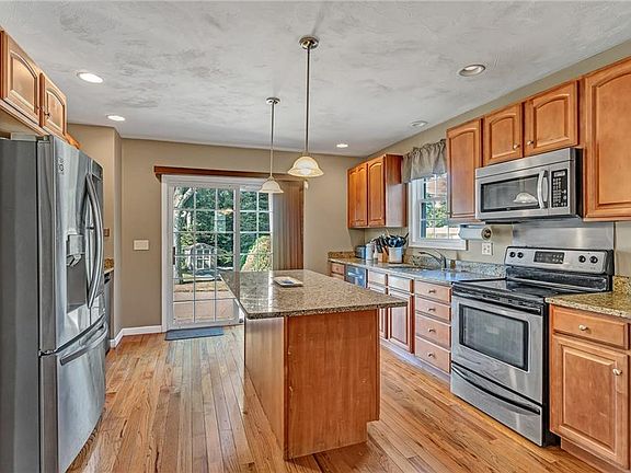 2nd image of 91 Woodland St