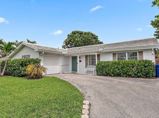 911 Poplar Dr, Lake Park, FL 33403