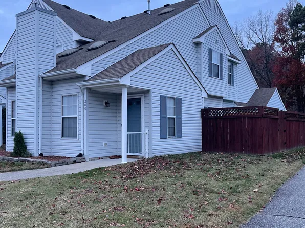 200 Andover Ct, Yorktown, VA 23693