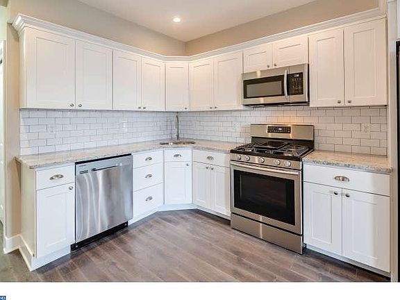 2nd image of 1922 W Girard Ave #2