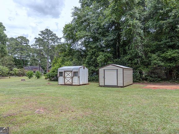 3rd image of 1903 Armory Dr