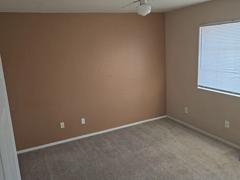 3205 W Pleasant Ln — Photo 15