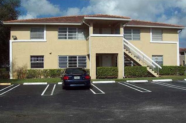 1st image of 830 Twin Lakes Dr