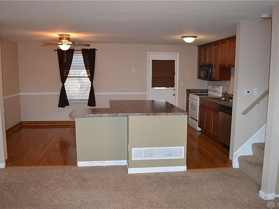 3rd image of 807 McGraw Ct