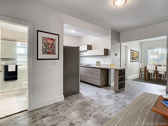 5th image of 130 Antiquera Ave #11