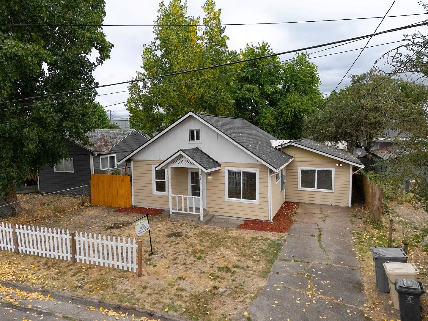 Charming Bungalow in South East Albany — Photo 1