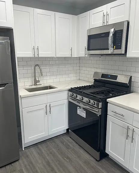 54 Grove St #3R — Photo 1