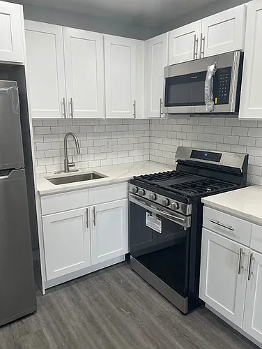 54 Grove St #3R Photo 1