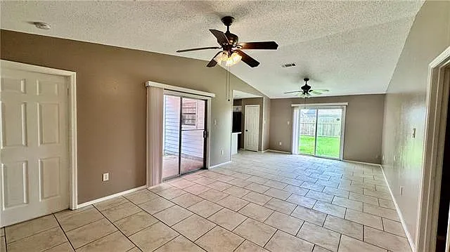 2424 Park Place Dr — Photo 6