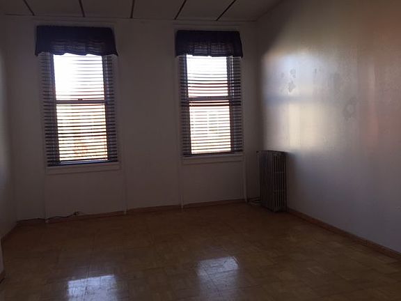 4th image of 209 Kingsland Ave APT 3R