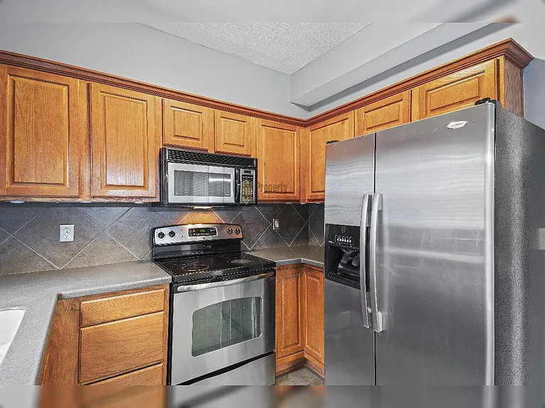 8938 Boehm Dr — Photo 8