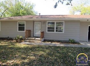 2407 SE Jefferson St, Topeka, KS 66605