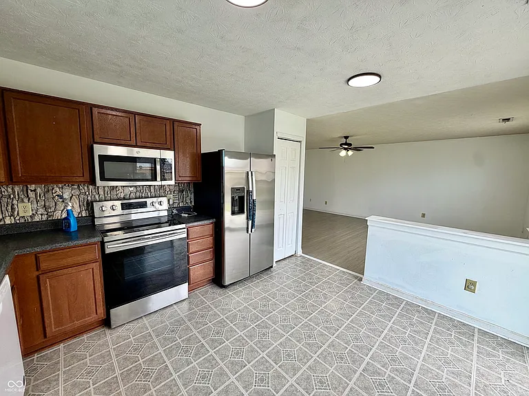 652 Loon Ln — Photo 8