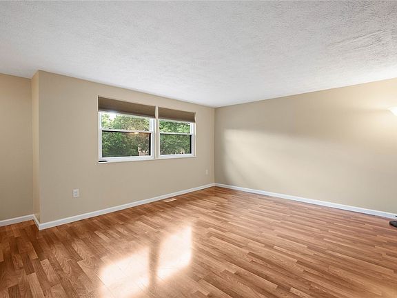 4th image of 3125 Laurel Ridge Cir