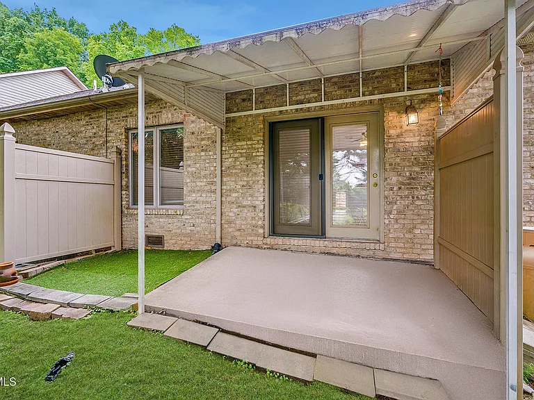 176 S Austin Springs Rd #9 — Photo 10
