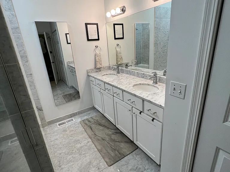 Main bedroom Suite Bathroom Dual Vanities