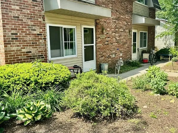 511 Long Shore Dr #B, Ann Arbor, MI 48105
