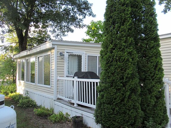 4th image of 37 Mobile Ave #37