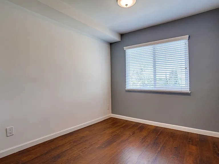 821 N. Austin Ave — Photo 40