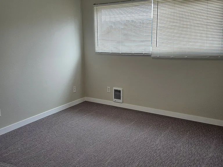 2701 S Walden St #3 — Photo 7