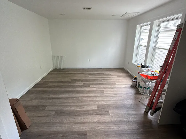 18 Clinton St #2A — Photo 2