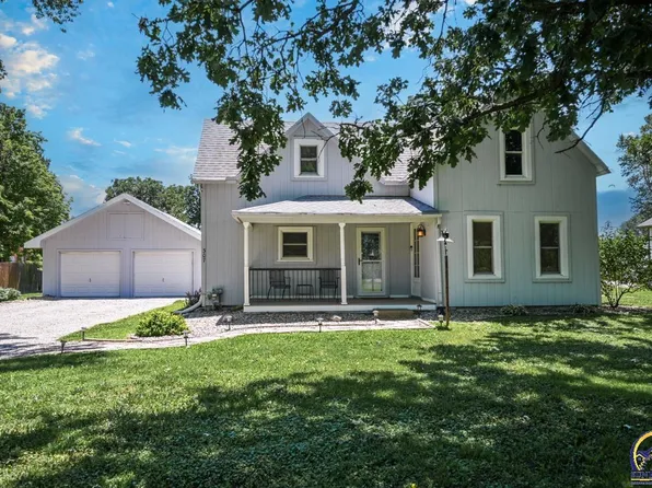 307 E Railroad St, Silver Lake, KS 66539
