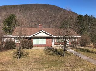 1038 Renovo Rd, Mill Hall, PA 17751