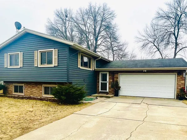 1453 7th St SE, Mason City, IA 50401