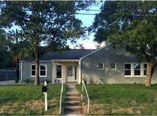 220 E Obryant St, Bellville, TX 77418