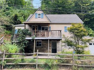 240 Coal Valley Rd, Clairton, PA 15025
