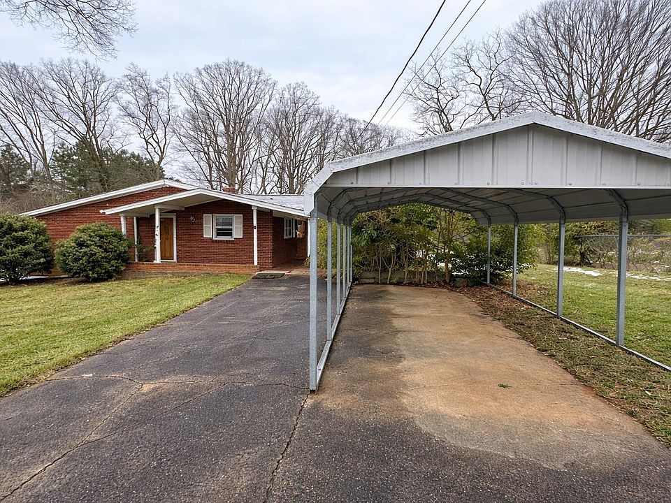 1st image of 697 Branton Dr