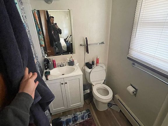 3rd image of 2516 Woodale Ave #2