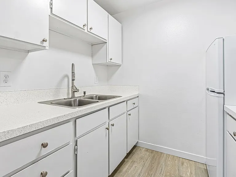 Roosevelt Apartments — Photo 54