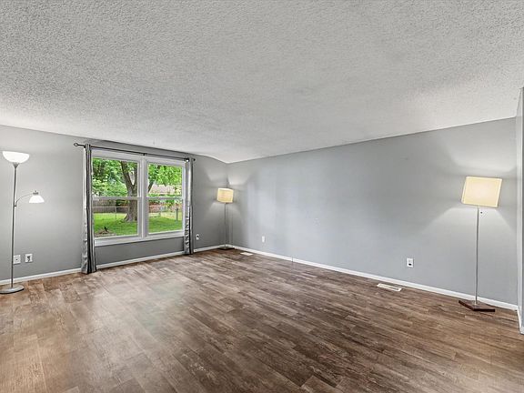 4th image of 704 E Lincoln St