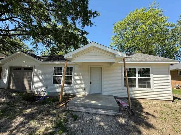 1106 Mitchem Dr, Urbana, IL 61801