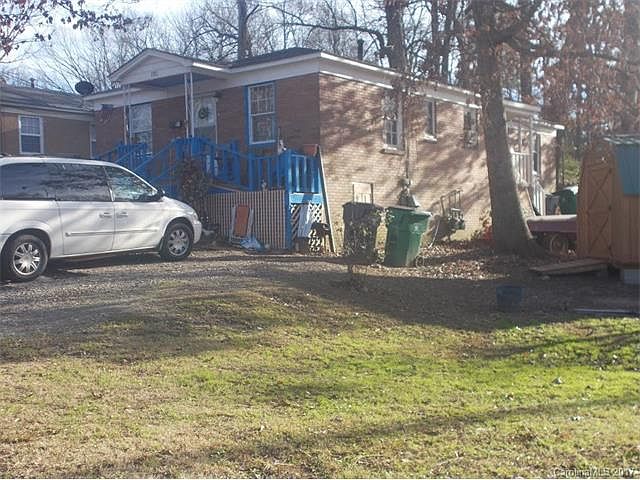 2nd image of 1921 Newland Rd