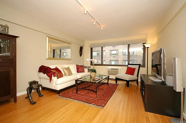 Sold by Century 21 NY Metro | media 6