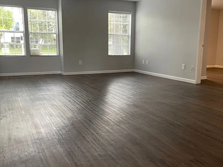 Villa Rivera Apartments — Photo 11