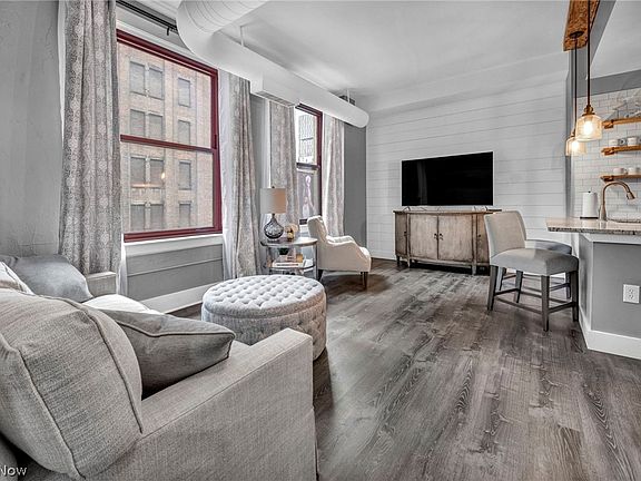 3rd image of 750 Prospect Ave E APT 403