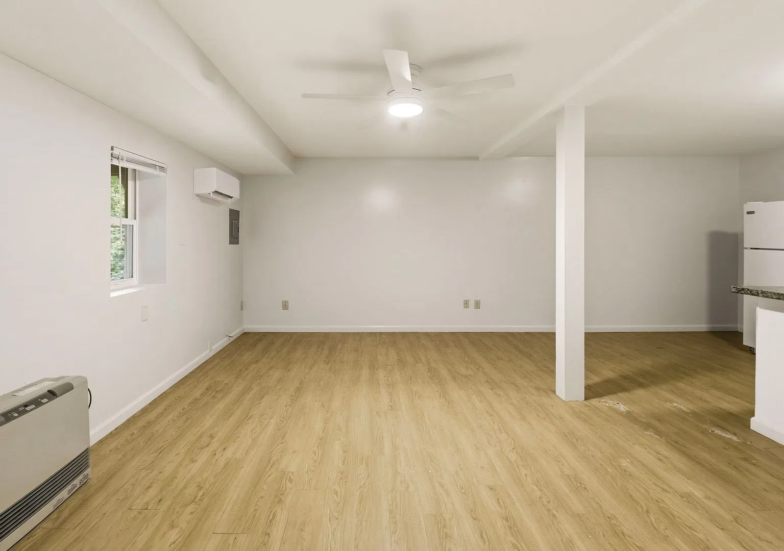 836 Mountain View — Photo 2