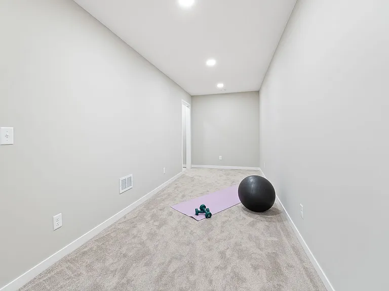 1270 Lake Susan Hills Dr — Photo 16