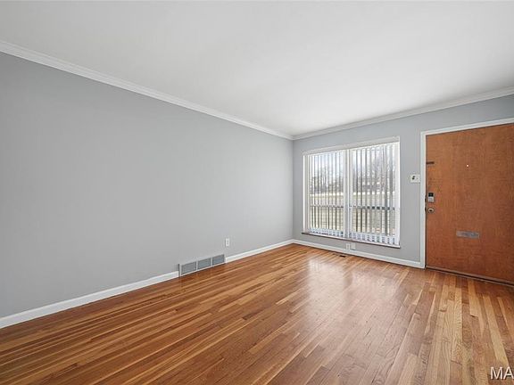 3rd image of 1122 Grandview Pl